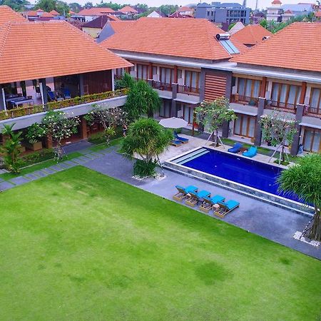 Отель Kubu Cempaka Seminyak Экстерьер фото